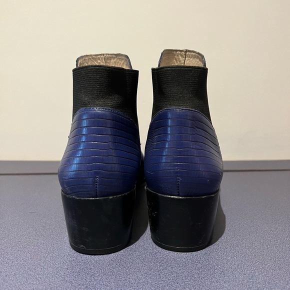 House of Harlow 1960 Blue and Black Textures Chelsea Boot - Picture 6 of 9
